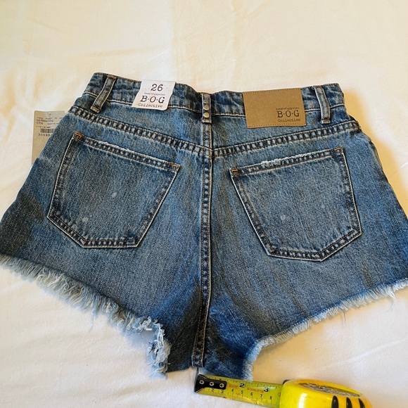 BOG Collective Buckle Charlotte Distressed Jean Shorts with Rivets Size 26 NWT - Picture 7 of 10